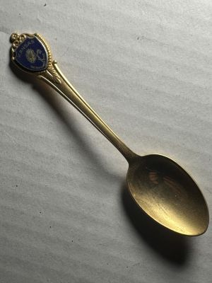 Kansas
Kansas - Steel and Faux Gold
Keywords: Spoon;State;Panel2