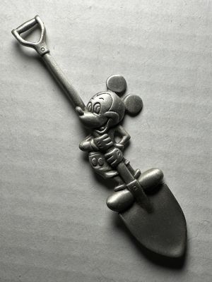 Disney - Mickey Mouse and Shovel 
Pewter
